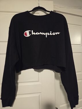 Champion Black Cropped Crewneck